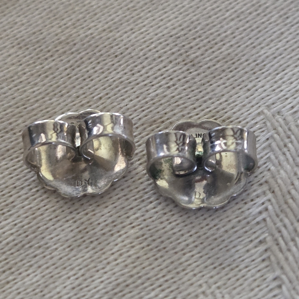 David Yurman Sculpted Cable Shrimp Earrings in Sterling Silver - Picture 10 of 14